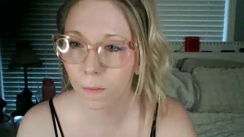 Snapshot of nikkib653466 chatting on 5, 3, 2026 nikkib653466 online show from 5, 3, 2026