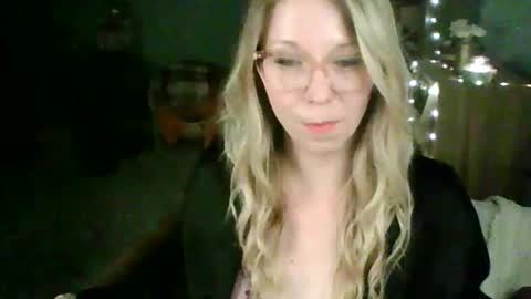 Snapshot of nikkib653466 chatting on 8, 3, 2026 nikkib653466 online show from 8, 3, 2026