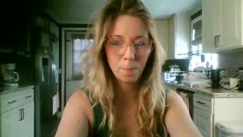 Snapshot of nikkib653466 chatting on 2, 4, 2026 nikkib653466 online show from 2, 4, 2026
