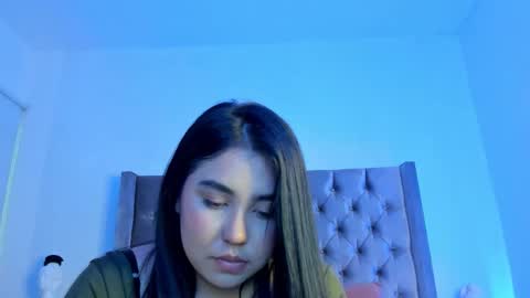 nikkibotero online show from 18, 11, 2025