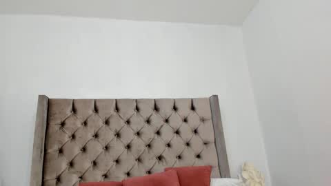 nikkibotero online show from 19, 11, 2025