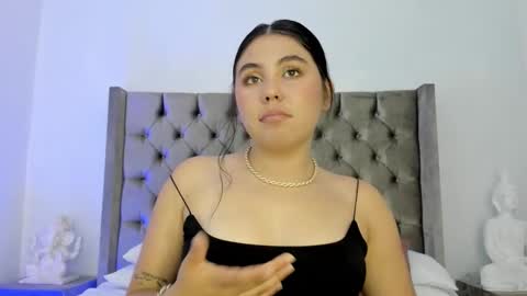 nikkibotero online show from 26, 11, 2025