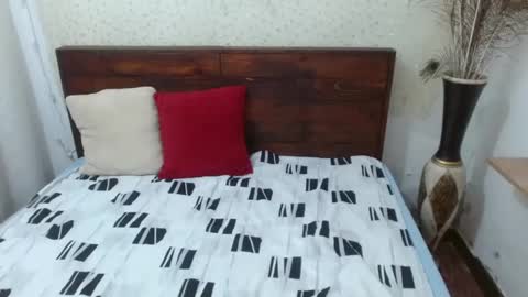 NikkieMilky online show from 28, 2, 2025