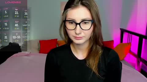 Snapshot of nikkikiss__ chatting on 19, 10, 2025 nikkikiss__ online show from 19, 10, 2025