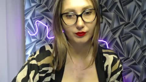nikkikiss___ online show from 15, 5, 2026