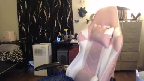 Nikki Mastersgirl1091 online show from 9, 4, 2026