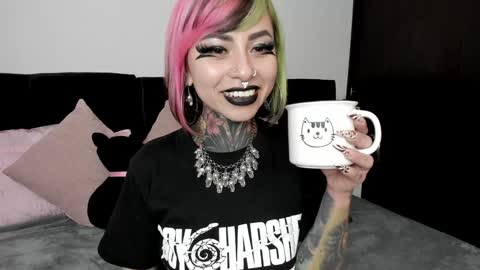 Nikki Ramone   online show from 13, 12, 2024