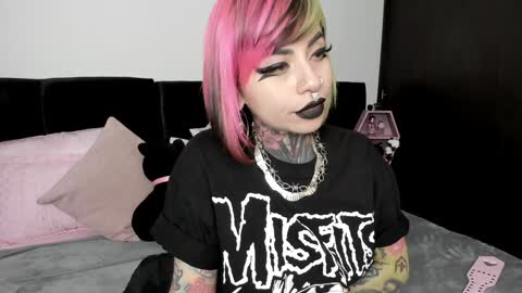 Nikki Ramone   online show from 24, 12, 2024