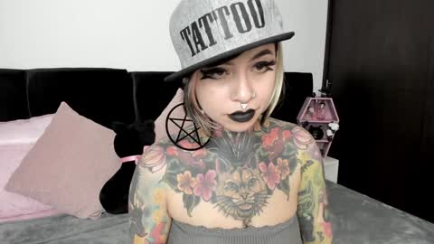 Nikki Ramone   online show from 10, 1, 2025