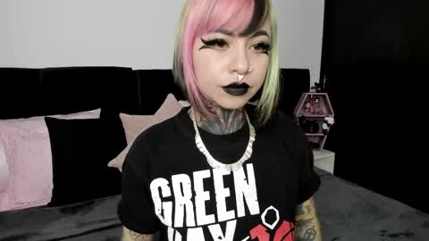 Nikki Ramone   online show from 11, 2, 2025