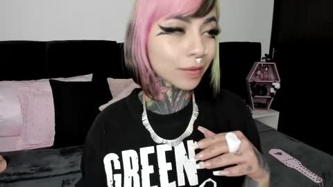 Nikki Ramone   online show from 11, 2, 2025