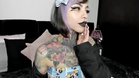 Nikki Ramone   online show from 25, 2, 2025