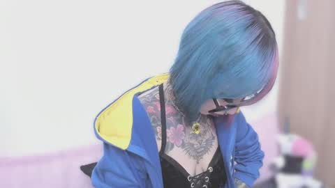 Nikki Ramone   online show from 26, 9, 2025