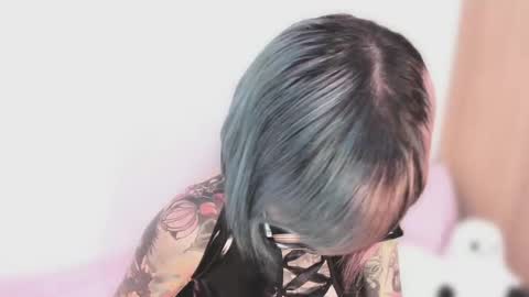 Nikki Ramone   online show from 3, 10, 2025