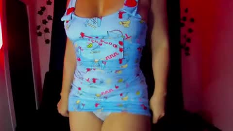 Snapshot of nikky_evans_ chatting on 16, 9, 2025   online show from 16, 9, 2025