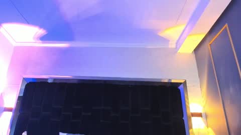     online show from 4, 3, 2025