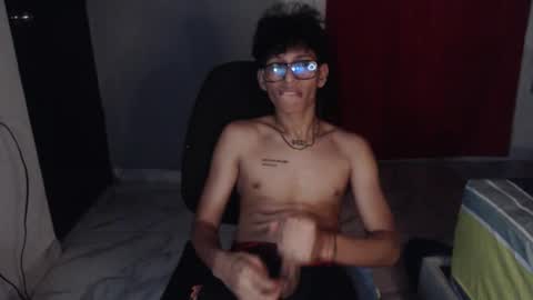 Snapshot of niklaus_wolf chatting on 3, 10, 2025 niklaus_wolf online show from 3, 10, 2025