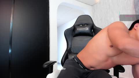 Snapshot of niklause_froid chatting on 2, 2, 2025 niklause_froid online show from 2, 2, 2025
