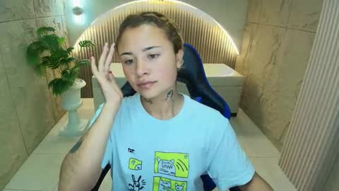 Snapshot of niko_r_ chatting on 15, 9, 2025 NIKO online show from 15, 9, 2025