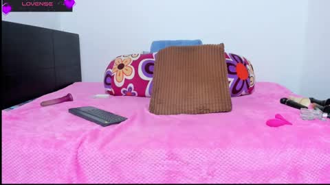 Snapshot of nikol32__ chatting on 4, 3, 2025 dayan online show from 4, 3, 2025