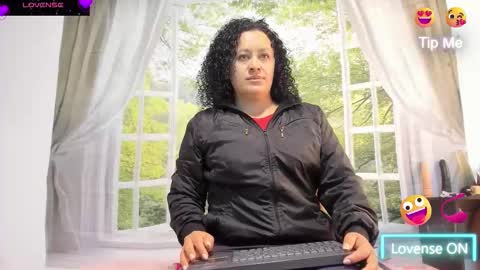 Snapshot of nikol32__ chatting on 1, 10, 2025 dayan online show from 1, 10, 2025