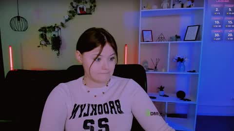 Snapshot of nikol_kitt chatting on 25, 5, 2026 Little Niko Help me reach my goals online show from 25, 5, 2026