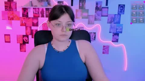Snapshot of nikol_kitt chatting on 28, 5, 2026 Little Niko Help me reach my goals online show from 28, 5, 2026
