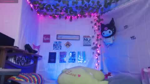 nikol_twink02 online show from 15, 6, 2026