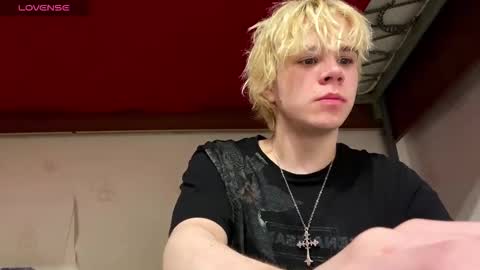 Snapshot of nikolasbucks chatting on 4, 12, 2025 nikolasbucks online show from 4, 12, 2025