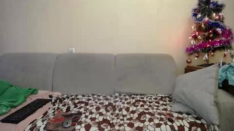 Snapshot of nikolettared chatting on 15, 12, 2025 Nikoletta online show from 15, 12, 2025