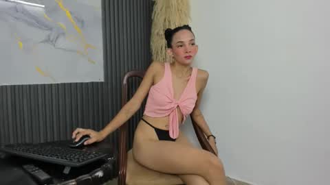 Snapshot of nikoll_evanss chatting on 26, 10, 2025 nikoll_evanss online show from 26, 10, 2025
