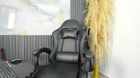 Snapshot of nikoll_evanss chatting on 11, 11, 2025 nikoll_evanss online show from 11, 11, 2025