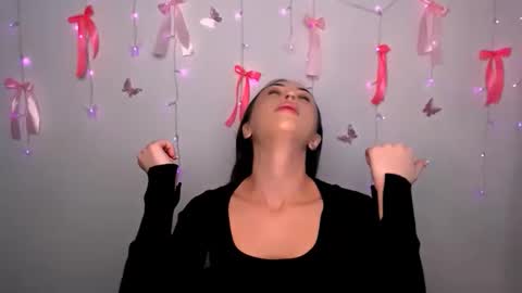 Snapshot of nikonara_ chatting on 1, 4, 2026 nikonara_ online show from 1, 4, 2026