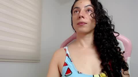 Snapshot of niky_blue chatting on 6, 3, 2025 niky_blue online show from 6, 3, 2025