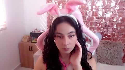 Snapshot of niky_blue chatting on 8, 10, 2025 niky_blue online show from 8, 10, 2025