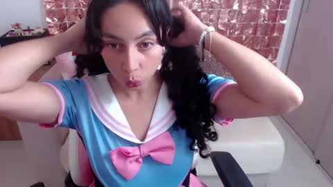 Snapshot of niky_blue chatting on 24, 10, 2025 niky_blue online show from 24, 10, 2025