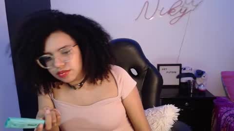 Snapshot of niky_golden chatting on 10, 1, 2025 Nicole GTM-5 1100 pm - 700 am online show from 10, 1, 2025