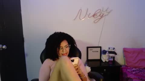 Snapshot of niky_golden chatting on 13, 1, 2025 Nicole GTM-5 1100 pm - 700 am online show from 13, 1, 2025