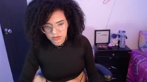 Snapshot of niky_golden chatting on 19, 1, 2025 Nicole GTM-5 1100 pm - 700 am online show from 19, 1, 2025