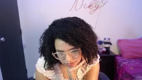 Snapshot of niky_golden chatting on 24, 1, 2025 Nicole GTM-5 1100 pm - 700 am online show from 24, 1, 2025