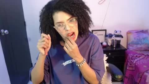 Snapshot of niky_golden chatting on 26, 1, 2025 Nicole GTM-5 1100 pm - 700 am online show from 26, 1, 2025