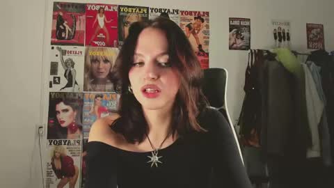 Snapshot of niky_jess chatting on 1, 3, 2026 Veronica online show from 1, 3, 2026