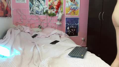 Nikylaine online show from 28, 12, 2024