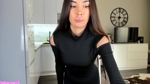 Snapshot of nilliluv chatting on 25, 12, 2024 Bella online show from 25, 12, 2024