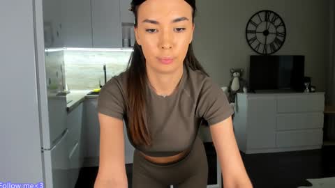 Snapshot of nilliluv chatting on 15, 1, 2025 Bella online show from 15, 1, 2025