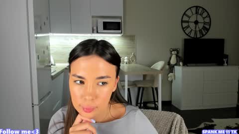 Snapshot of nilliluv chatting on 15, 1, 2025 Bella online show from 15, 1, 2025