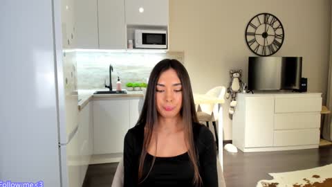 Snapshot of nilliluv chatting on 26, 1, 2025 Bella online show from 26, 1, 2025