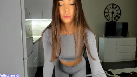 Snapshot of nilliluv chatting on 13, 2, 2025 Bella online show from 13, 2, 2025