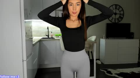 Snapshot of nilliluv chatting on 26, 2, 2025 Bella online show from 26, 2, 2025