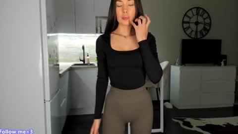 Snapshot of nilliluv chatting on 27, 2, 2025 Bella online show from 27, 2, 2025
